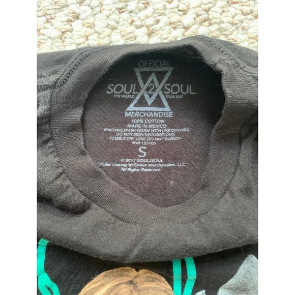 Gently used Faith Hill/Tim McGraw concert t-shirt - Picture 3 of 3